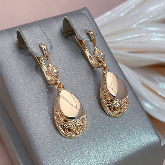 Elegante Goldene Tropfenohrringe