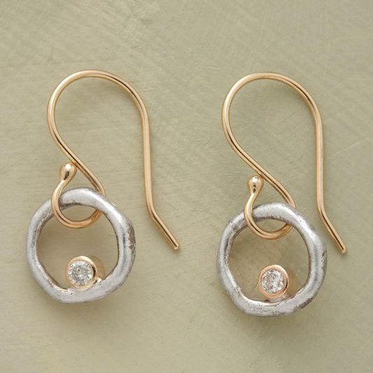 Vintage Goldohrringe mit silbernem Hoop und Zirkonia