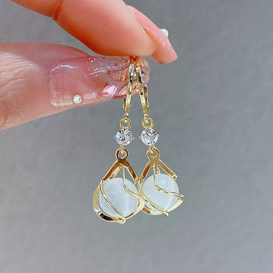 Ohrhänger mit weißem Opal