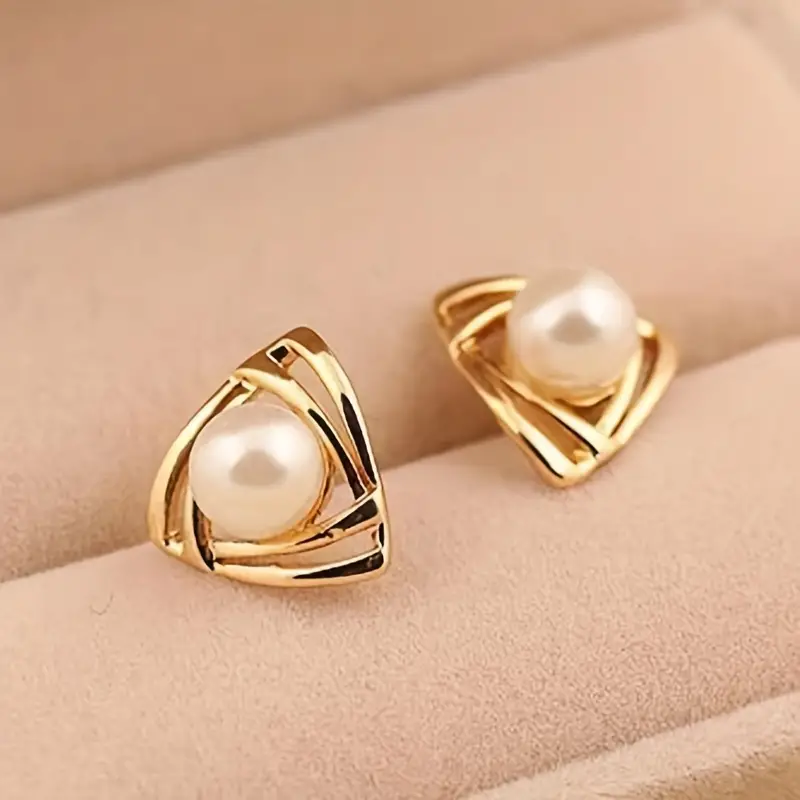 Elegante Perlen- und Ohrringe aus Gold