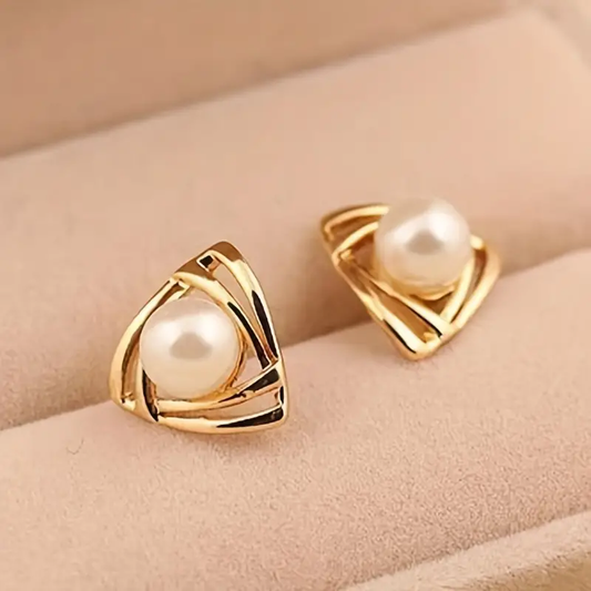 Elegante Perlen- und Ohrringe aus Gold